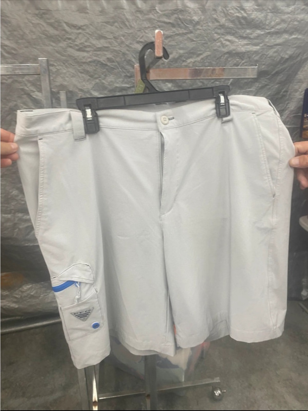 Columbia Light Gray Men's Cargo Shorts with Side Pocket